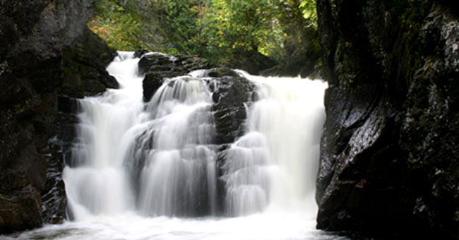 Les sentiers de la Grotte des Fées